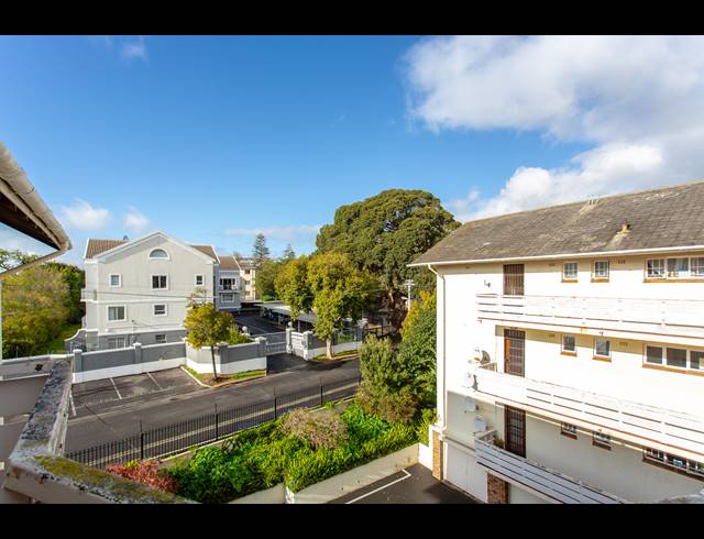 2 BEDROOM APARTMENT SOLD IN CLAREMONT UPPER